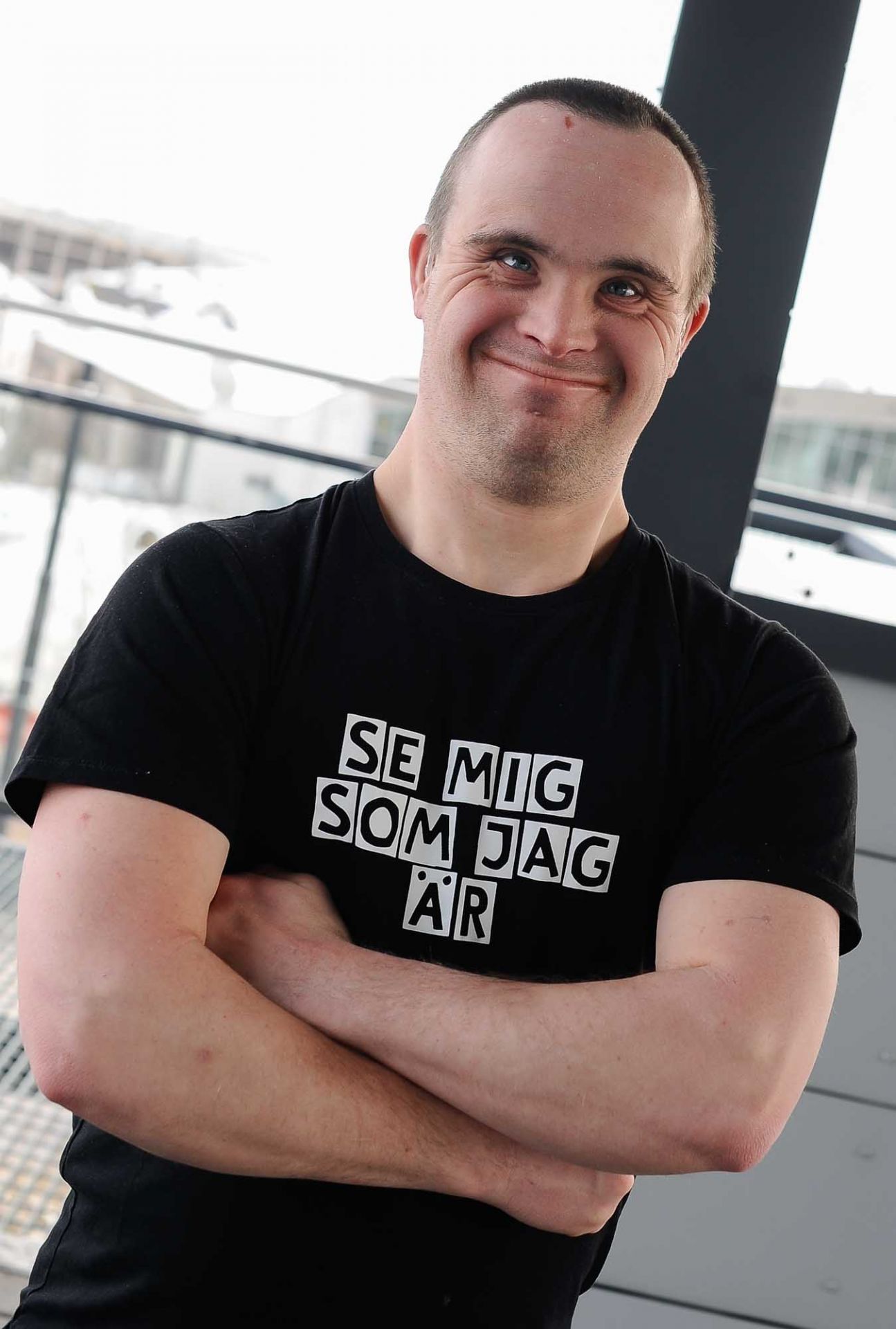 Bild på vår medlem Rex med vår tubhalsduk.